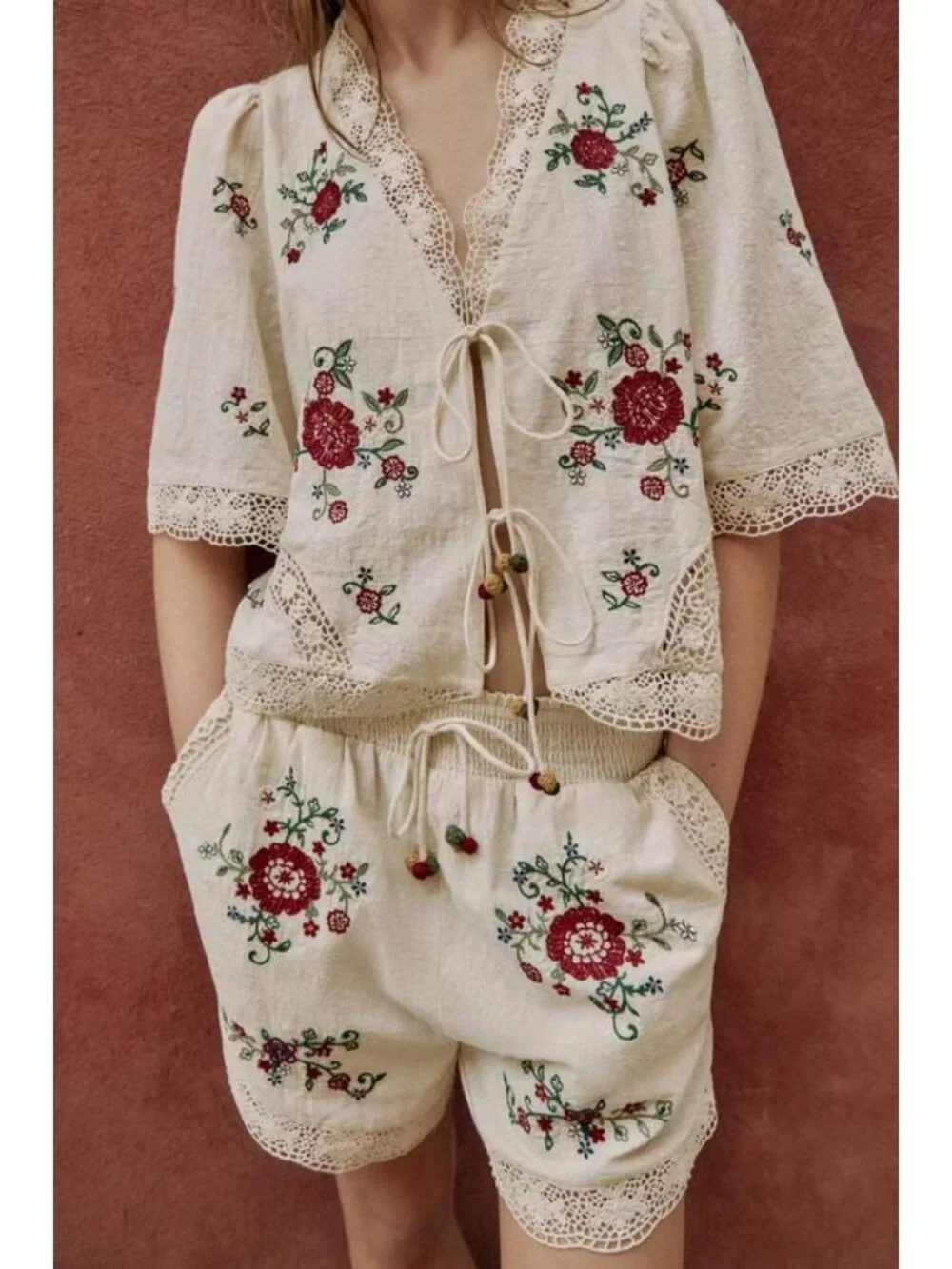ZARA EMBROIDERED FLORAL TOP - Picture 4 of 9